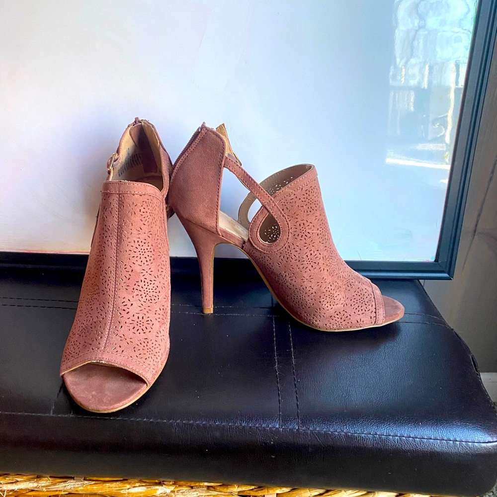 Lauren heels